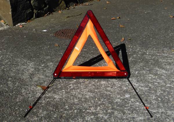 hazard warning triangle (reflective)