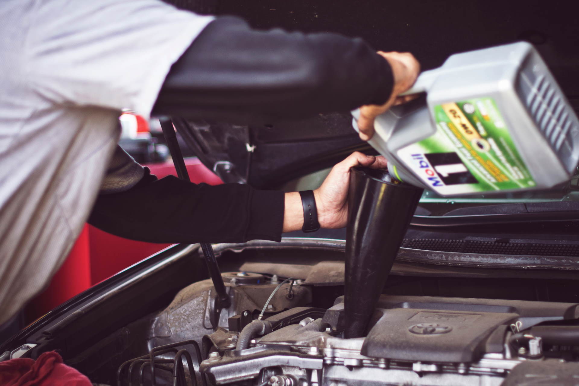 Four car engine maintenance tips every driver should know