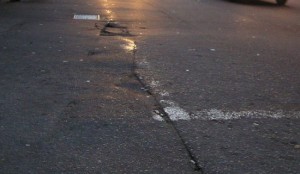 asphalt-longitudinal-cracking