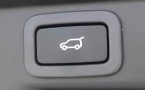 electronic boot closing button