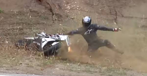 motorbike crash lowside 2