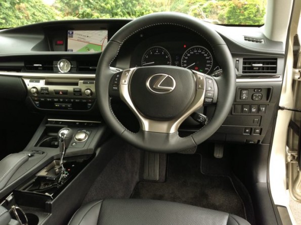 Lexus ES350 steering wheel