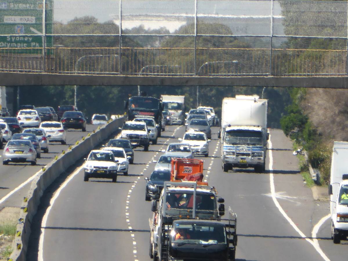 Tips and safety advice for driving in Australia