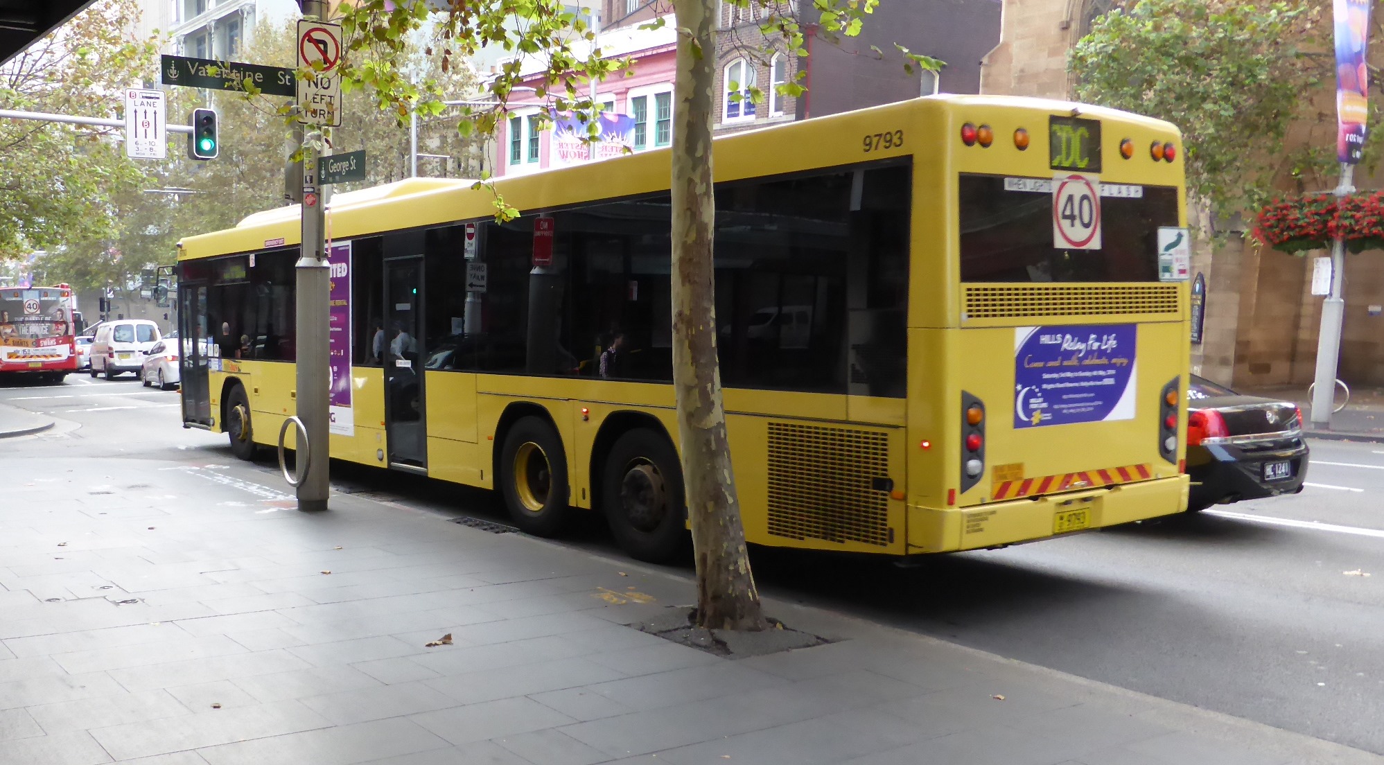 Where are the blind spots on a truck and bus? | Driver Knowledge Test ...