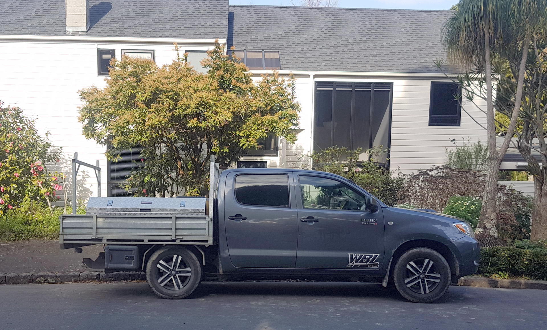 How do you load a ute?