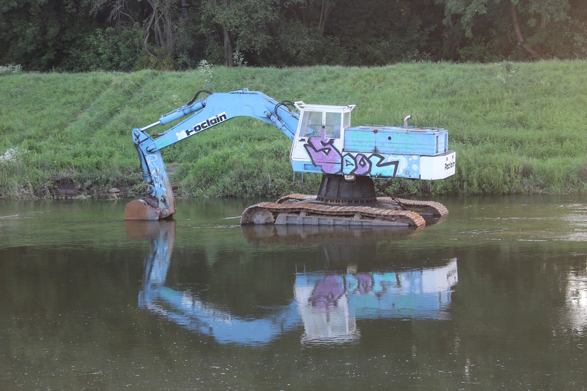Can you use an excavator in deep water or flooding?
