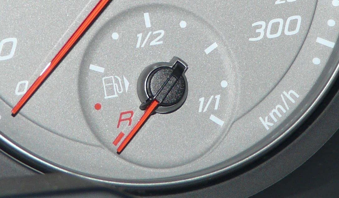 How and when should you refuel your car?
